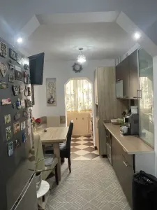 Decomandat la etajul 1 cu 2 balcoane in bloc anvelopat - Timisoara