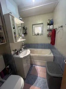 Decomandat la etajul 1 cu 2 balcoane in bloc anvelopat - foto 3