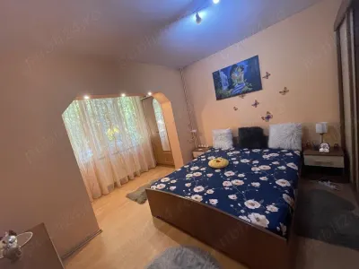 Decomandat la etajul 1 cu 2 balcoane in bloc anvelopat - foto 4