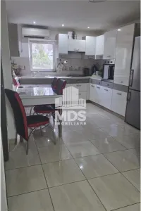 Decomandat cu 2 bai si 2 balcoane - foto 1
