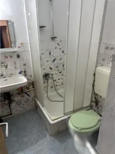 Decomandat cu 2 bai si 2 balcoane la etajul 1 bloc izolat - foto 7