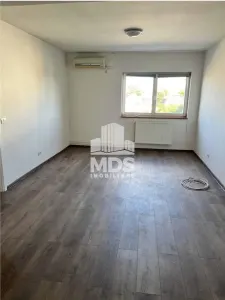 Apartament 43 mp etaj 2, renovat recent - foto 2