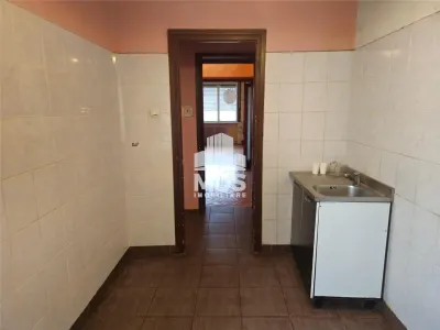 Apartament cu 4 camere cu 2 bai, ultracentral - foto 10