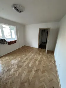 3 camere  aproape de piata 700 cu centrala etaj intermediar - foto 11