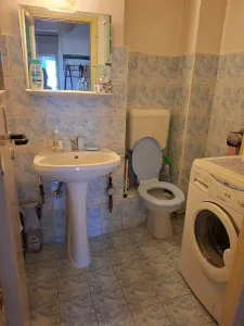 Decomandat cu centrala propie, etaj intermediar - foto 2