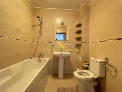 APARTAMENT CU 2 CAMERE DE INCHIRIAT , CURTE + LOC PARCARE - foto 16