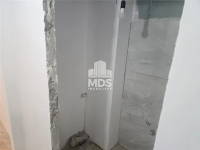 Decomandat cu 2 bai la etajul 2, proaspat renovat - foto 18
