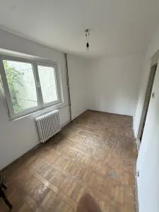 2 camere la etaj 2 linga piata Doina - foto 1