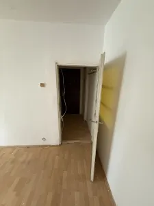 2 camere la etaj 2 linga piata Doina - foto 5