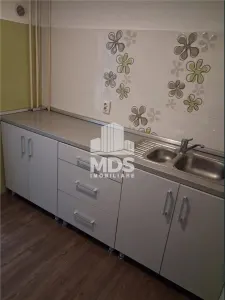 Decomandat cu 2 bai la etajul 2 linga Casa de Pensii - foto 4