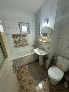 3 camere decomandate cu centrala etaj 1 si 2 balcoane - foto 5