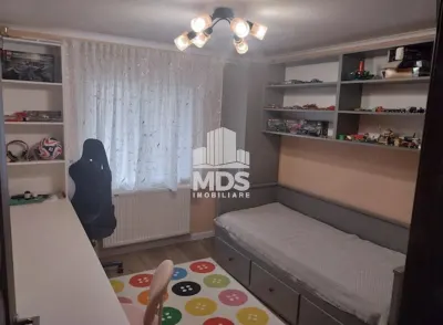 Decomandat cu 2 bai, 2 balcoane, mobilat si utilat - foto 1