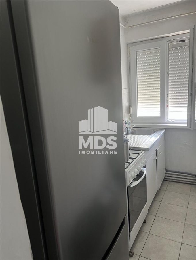 Apartament 4 camere etaj 3 cu centrala propie - Timisoara