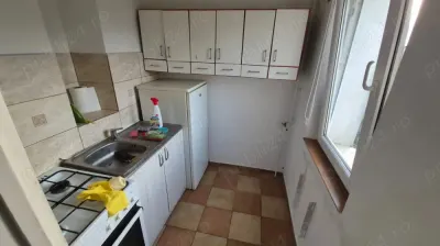 Apartament cu 3 camere, linga Piata Doina - foto 2