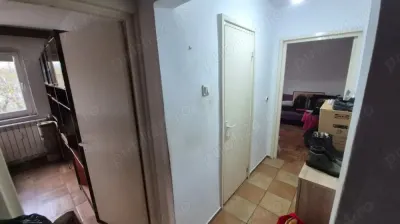 Apartament cu 3 camere, linga Piata Doina - foto 3
