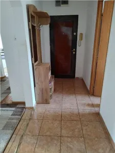Decomandat cu 2 bai si 2 balcoane, model mare - foto 1
