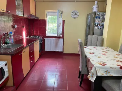 Decomandat cu 2 bai si 2 balcoane linga Nora - foto 2