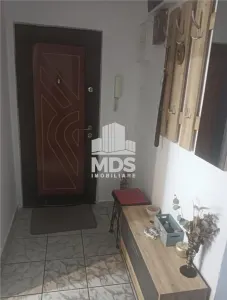 Decomandat cu 2 bai la parter inalt cu balcon - foto 2