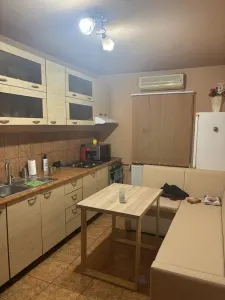 Mobilat si utilat etaj intermediar aproape de Mall - foto 1