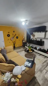 Mobilat si utilat la etaj 3 in bloc anvelopat - foto 1
