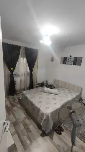 Mobilat si utilat la etaj 3 in bloc anvelopat - foto 3
