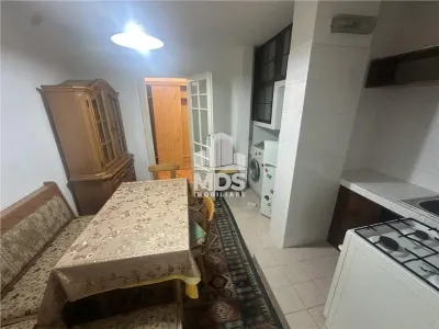 Decomandat la etajul 2 cu garaj in Bucovina bloc izolat - foto 2