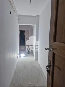 Decomandat etaj 3 cu 2 bai, garaj inclus in pret - foto 5