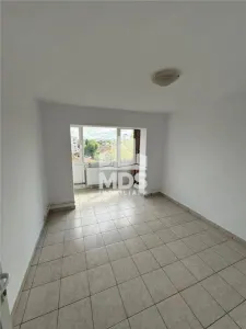 Decomandat cu 2 bai si 2 balcoane cu centrala propie - foto 4