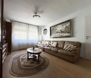 Decomandat cu 2 bai la et 2 cu garaj sub bloc - foto 1
