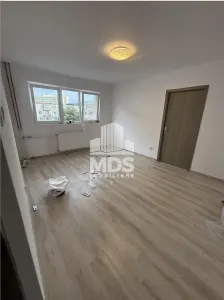 Amenajat complet la etajul 3 linga Judetean - foto 2