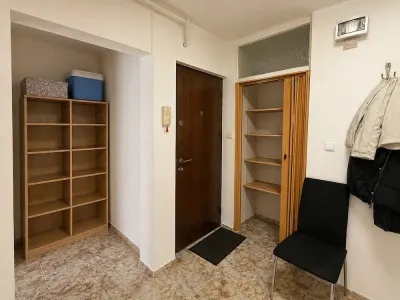 Decomandat la etajul 2 cu 2 bai, Sala Olimpia - foto 4
