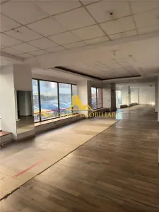 SPATIU COMERCIAL DE INCHIRIAT ULTRACENTRAL - foto 3