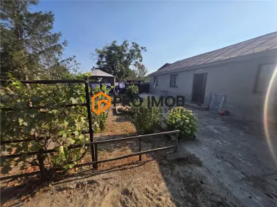 Casa tip parter zona Jorasti - foto 11