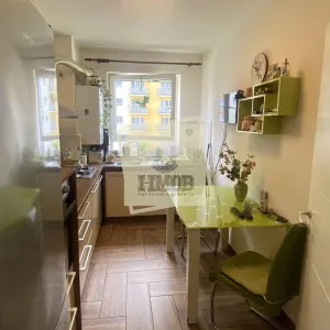 Apartament  2 camere etaj 2 cu balcon si pivnita in Avantgarden - foto 2