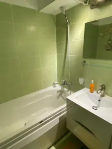Apartament 2 camere de închiriat – Green Park | Etaj 7/8 | AC | Balcon | 350 € - foto 7