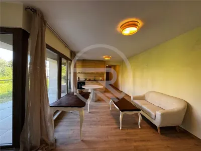 Apartament 3 camere,70 mp + terasa ,situat pe strada Borhanciului! - foto 3