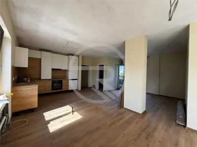 Apartament Tip Penthause 3 camere,103 mp + 2 terase ,situat pe strada Borhanciului! - foto 2