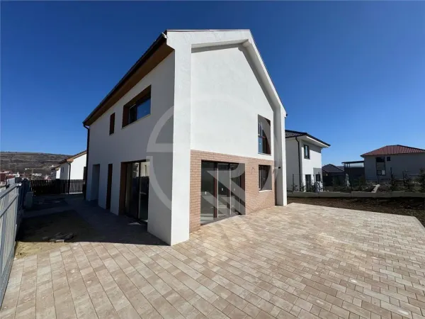 Casă 4 camere Chinteni - poza 1