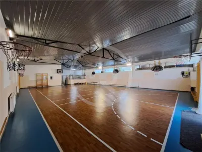 Spatiu comercial tip Hala, 300 mp utili, situat in cartierul Intre Lacuri! - foto 3