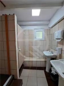 Spatiu comercial tip Hala, 300 mp utili, situat in cartierul Intre Lacuri! - foto 8