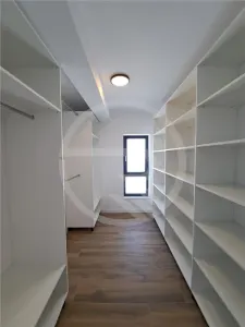 Casa tip duplex, LA CHEIE, situata in cartierul Voronet! - foto 8