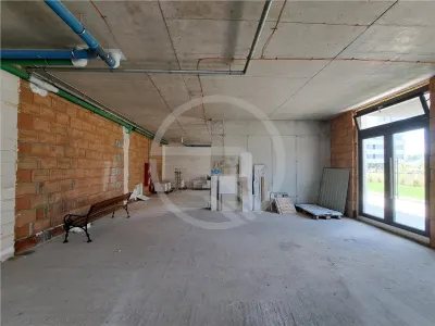 Spatiu comercial, 711 mp utili, situat in cartierul Intre Lacuri! - foto 4