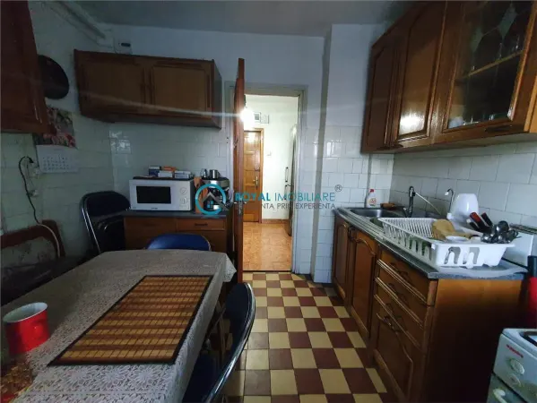 Apartament 4 camere Ploiești - poza 9