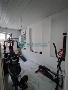 Royal Imobiliare - Inchiriere apartament 3 camere in vila zona Central - foto 7