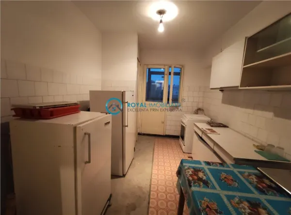 Apartament 3 camere Ploiești - poza 2