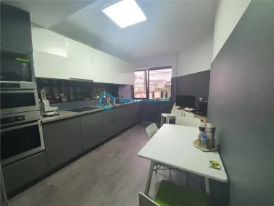 Royal Imobiliare - Inchiriere Vila zona Republicii - foto 8