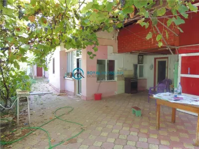 Royal Imobiliare - Inchiriere Casa zona Democratiei - Ploiesti