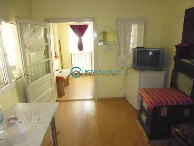 Royal Imobiliare - Inchiriere Casa zona Democratiei - foto 9