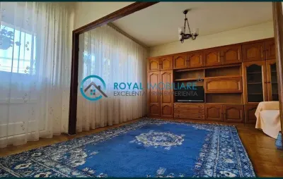 Royal Imobiliare-Vanzare Apartament 4 Camere Zona Centrala - foto 2