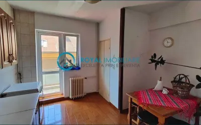 Royal Imobiliare-Vanzare Apartament 4 Camere Zona Centrala - foto 4